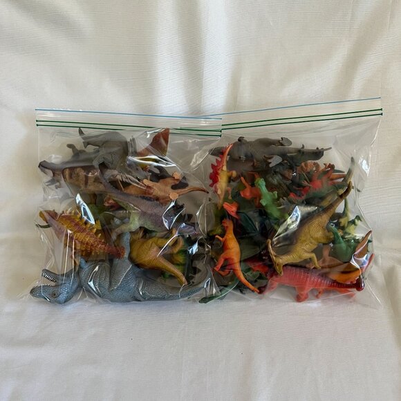 Lot Of 40+ Plastic Dinosaur Figures Assorted Colors & Species Approx 4"-6" Educa - Picture 8 of 8